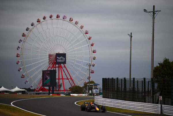 Japon, EL1 : Verstappen domine, Sargeant tape le mur