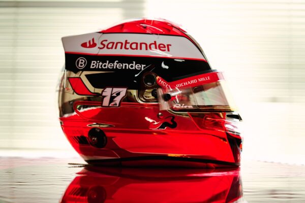 Le casque spécial de Leclerc à Suzuka 2024 en hommage à Bianchi