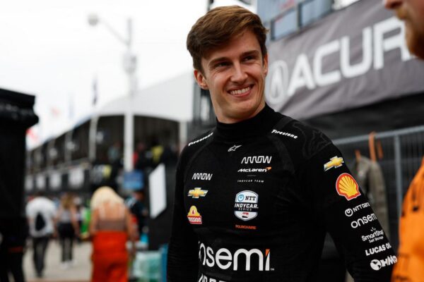 Arrow McLaren confirme Théo Pourchaire pour Barber