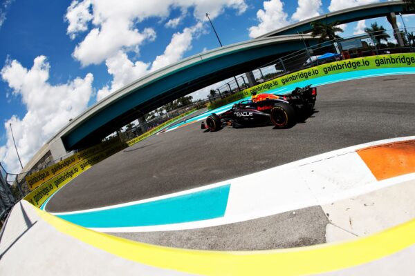 Miami, EL1 : Verstappen devance Piastri et Sainz
