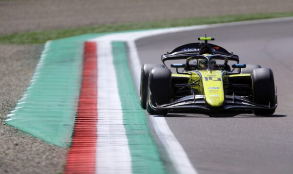 Gabriel Bortoleto réalise la pole position à Imola en FIA F2