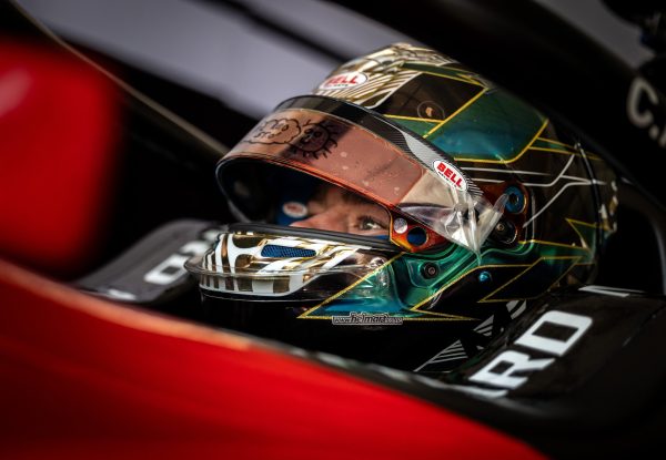 Christian Mansell réalise la pole position à Barcelone en FIA F3