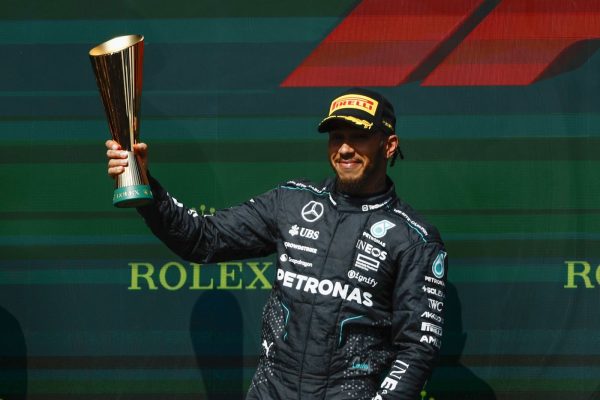 Russell disqualifié en Belgique, Hamilton vainqueur sur tapis vert