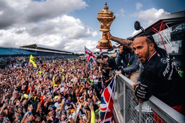 Hamilton : "éternellement reconnaissant envers cette équipe"