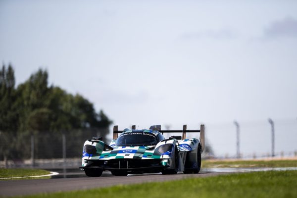 L'Aston Martin AMR-LMH en test