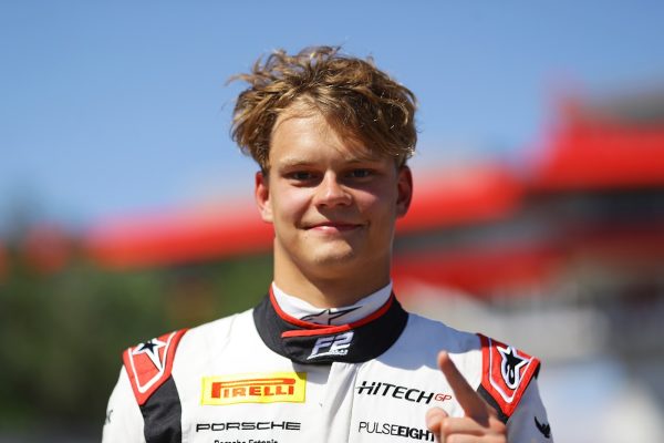 Paul Aron en pole position en Hongrie en FIA F2