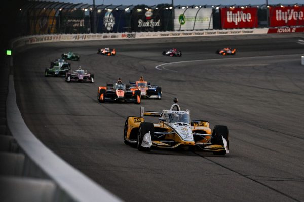 Iowa, Course 1 : McLaughlin, sa première victoire sur ovale