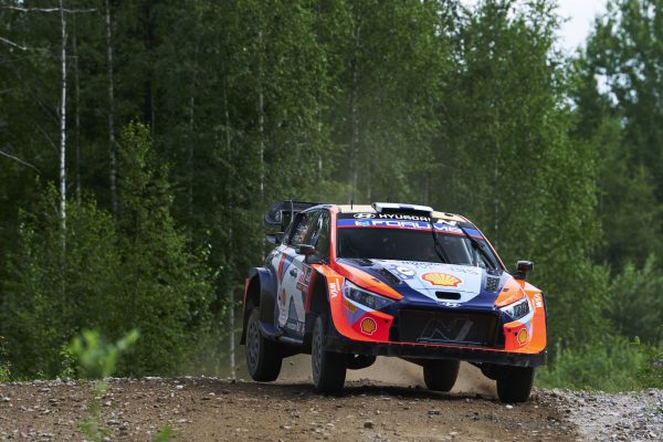Finlande, Shakedown : Lappi devant Rovanperä