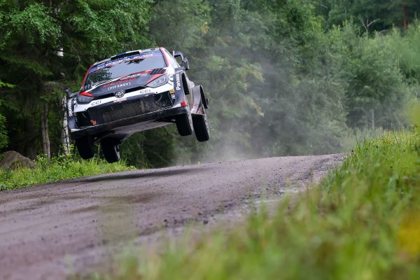 Finlande, ES5 : Rovanperä leader, Tänak en tonneaux !