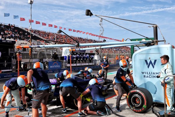 Williams fait le maximum pour réparer la monoplace de Sargeant