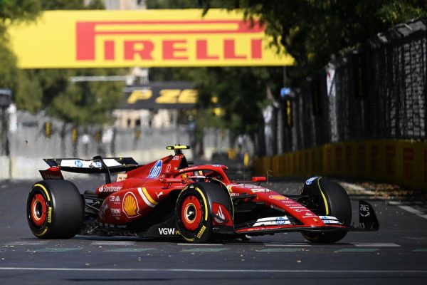 Accrochage Sainz / Pérez à Bakou, la FIA classe l'affaire