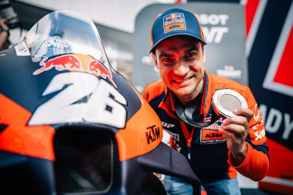 Dani Pedrosa rempile avec KTM pour 2025