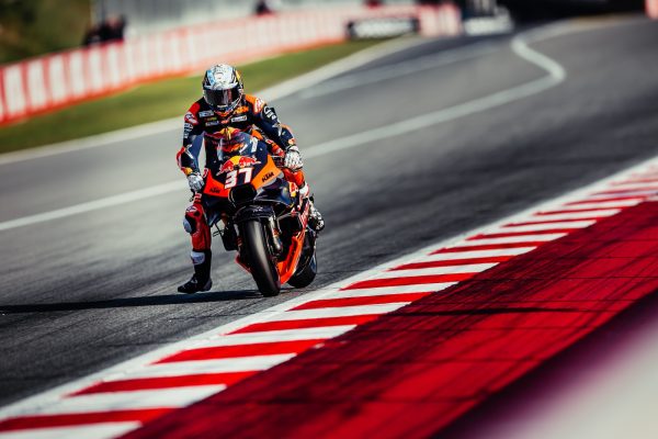 Pedro Acosta, son premier roulage avec l'équipe KTM