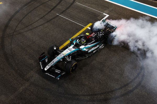 Hamilton referme le chapitre Mercedes avec émotion