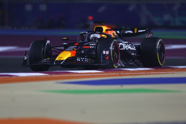 Grand Prix du Qatar : Verstappen triomphe, la direction de course sombre !