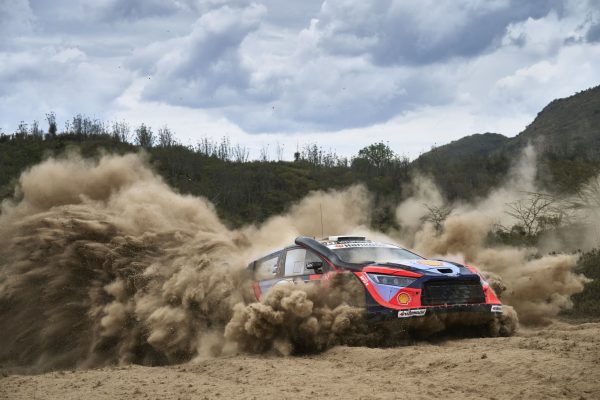 Kenya, ES2 : Tänak en leader, Fourmaux abandonne !
