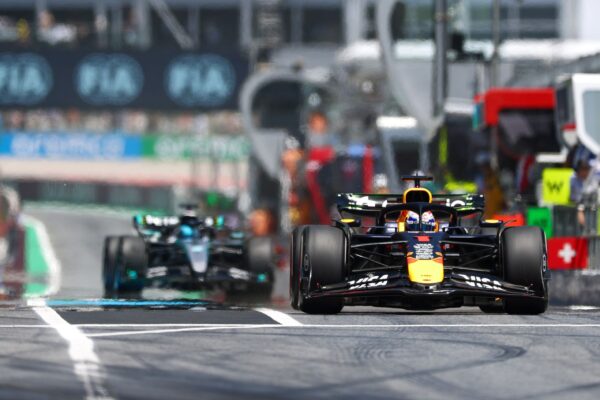 Verstappen n'avait pas à rendre la place à Russell explique la FIA