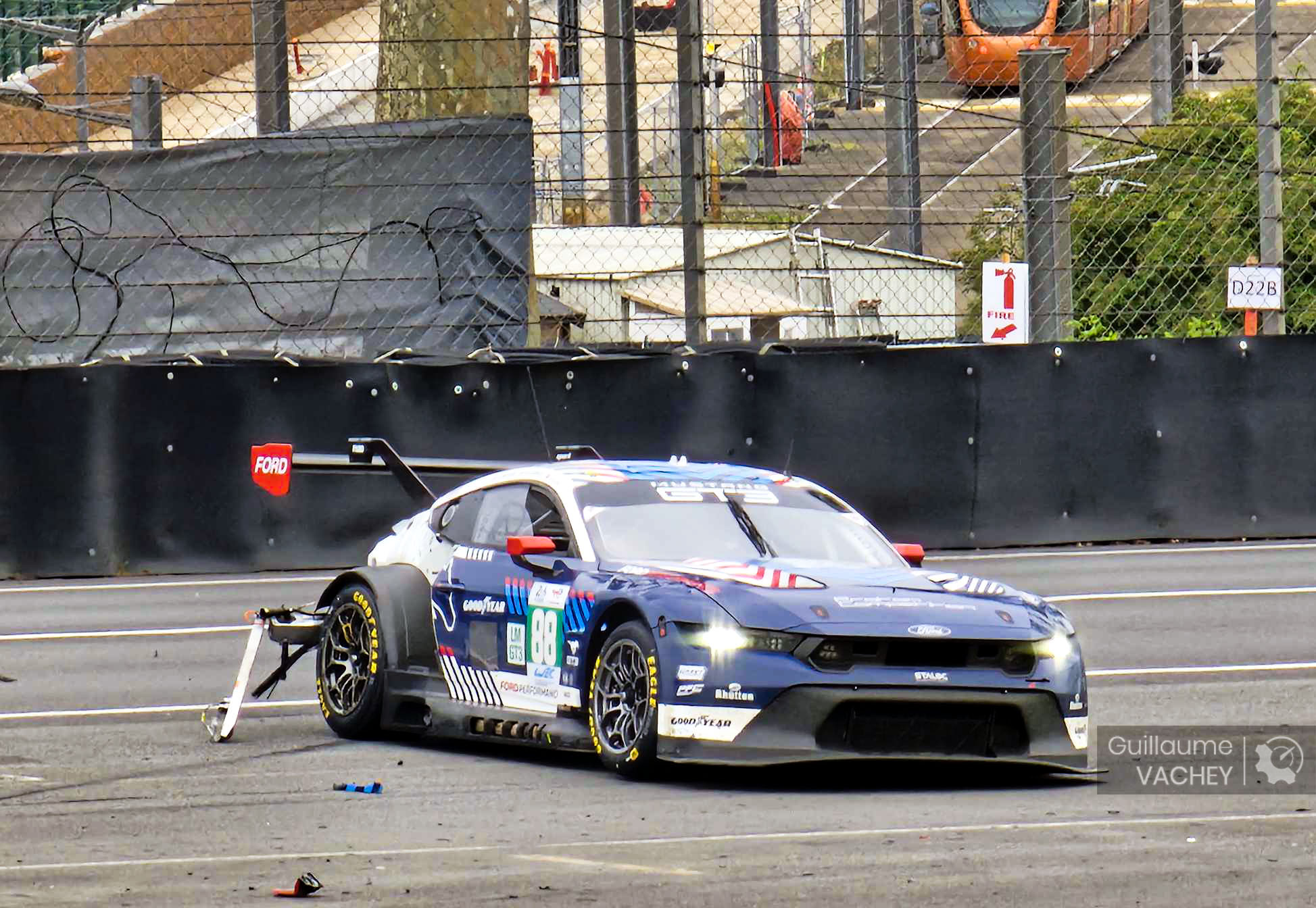 La Ford s'est sortie juste devant la Ferrari N°51.