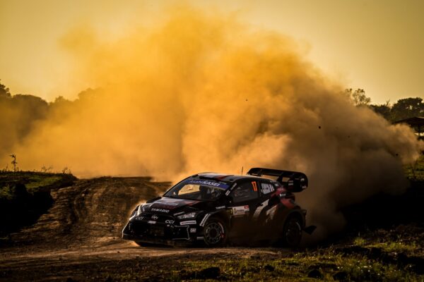 Paraguay, ES15 : Crevaison pour Rovanperä, Ogier leader !