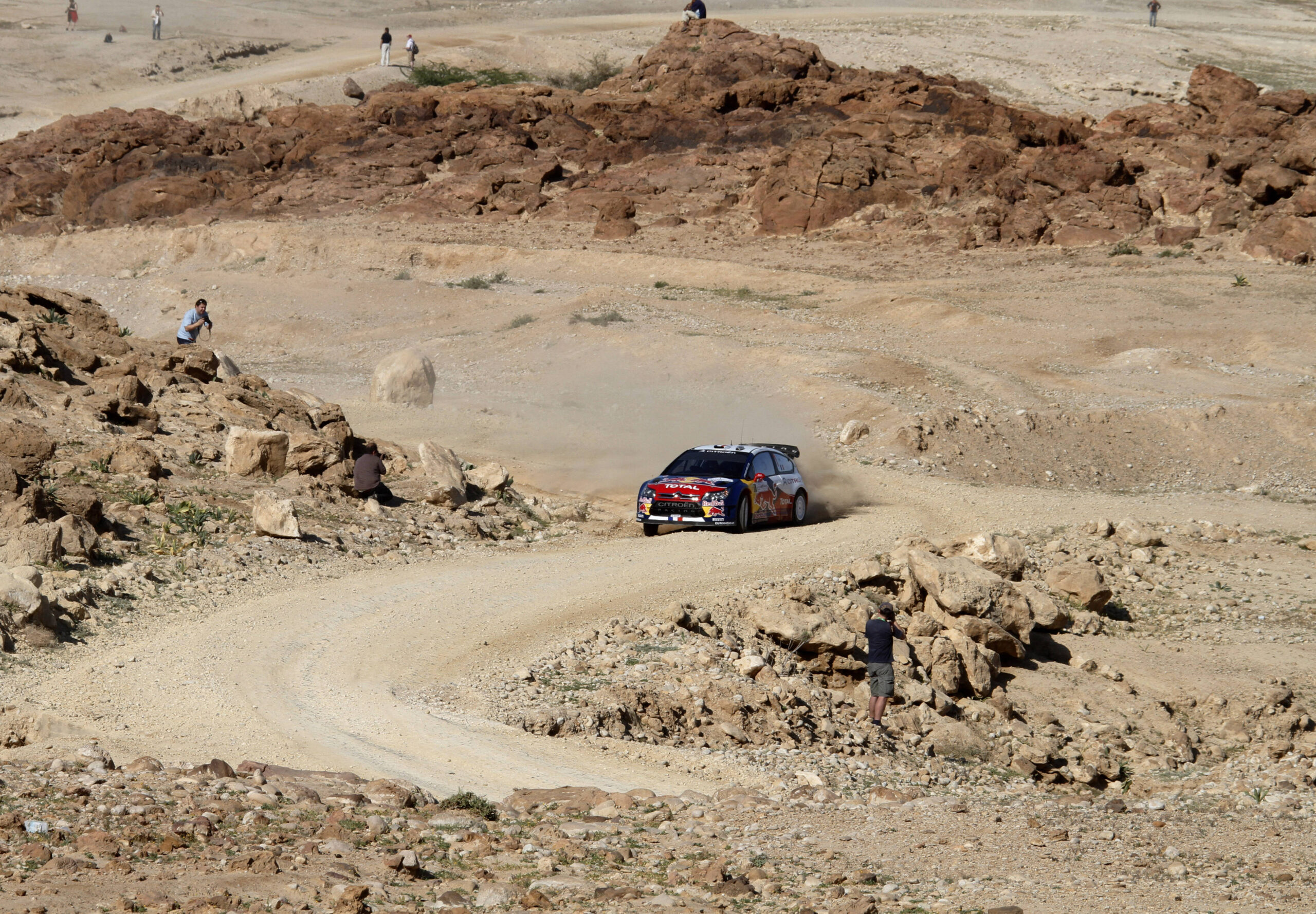Sébastien Loeb (Citroën C4 WRC) et Herman Gassner (Skoda Fabia S2000) sur les spéciales du Rallye de Jordanie 2010 et 2011