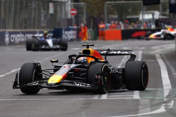 Grand Prix d'Azerbaïdjan : Verstappen s'impose sans trembler !