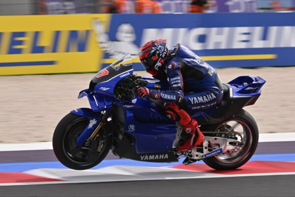 Premier week-end en Grand Prix pour le Yamaha V4