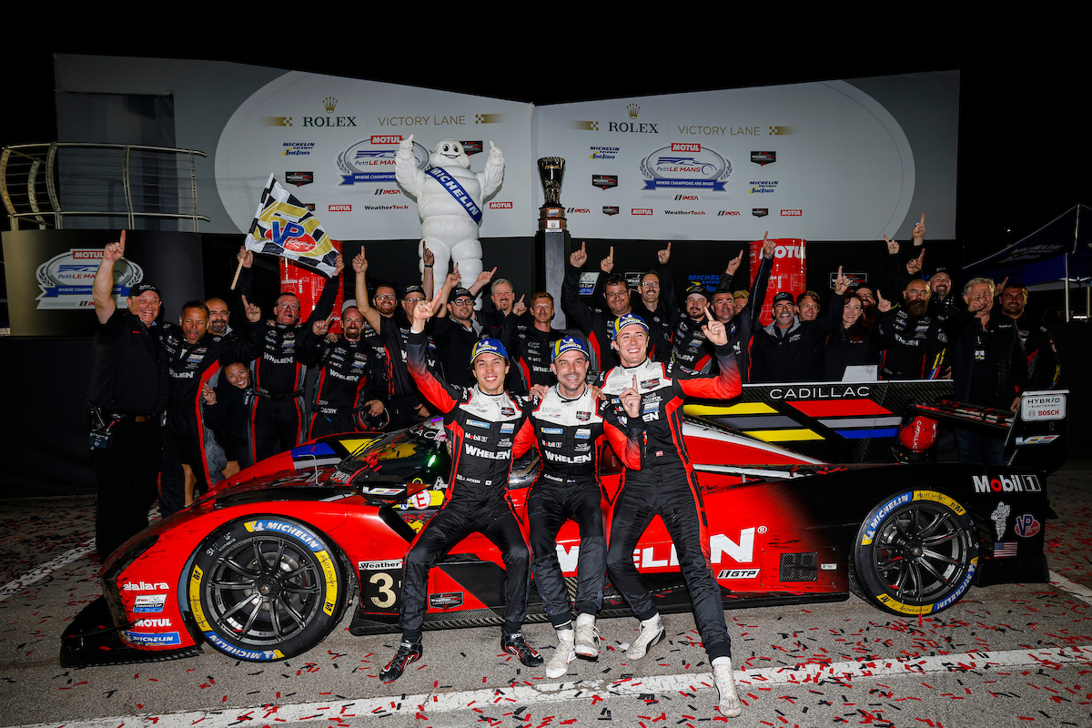 #31: Cadillac Whelen, Cadillac V-Series.R, GTP: Jack Aitken, Earl Bamber, Frederik Vesti, Celebrates with Team