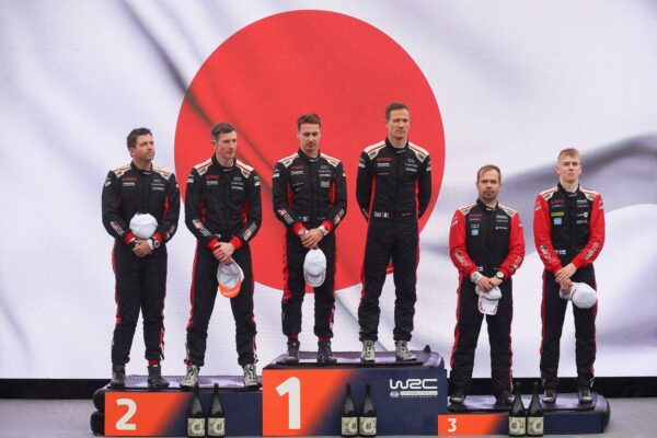 Rallye du Japon : Ogier revient à 3 pts d'Evans avant la finale