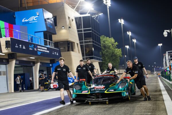 8 Heures de Bahreïn - EL1 : Aston Martin et Ford mènent