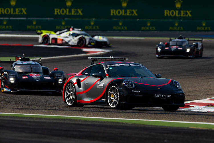 DALMAS Yannick, FIA Driver Advisor, action, safety car, start of the race, depart, during the 8 Hours of Bahrain 2025, 8th round of the 2025 FIA World Endurance Championship, from November 6 to 8, 2025 on the Bahrain International Circuit in Sakhir, Bahrain - Photo Javier Jimenez / DPPI