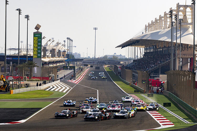 start of the race, depart, during the 8 Hours of Bahrain 2025, 8th round of the 2025 FIA World Endurance Championship, from November 6 to 8, 2025 on the Bahrain International Circuit in Sakhir, Bahrain - Photo Fabrizio Boldoni / DPPI