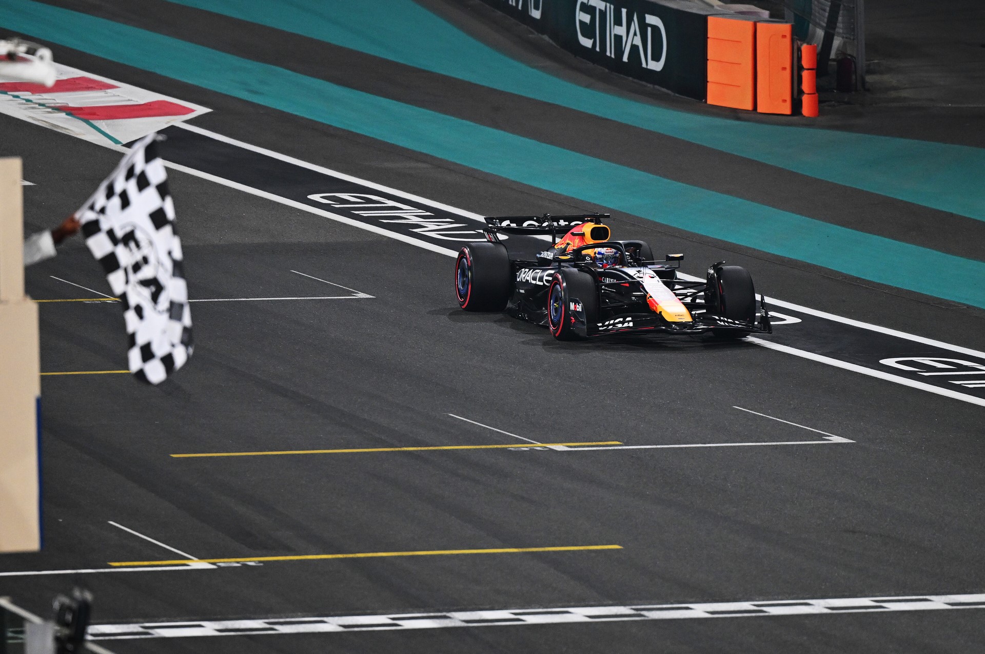 Max Verstappen en pole au GP d'Abu Dhabi 2025