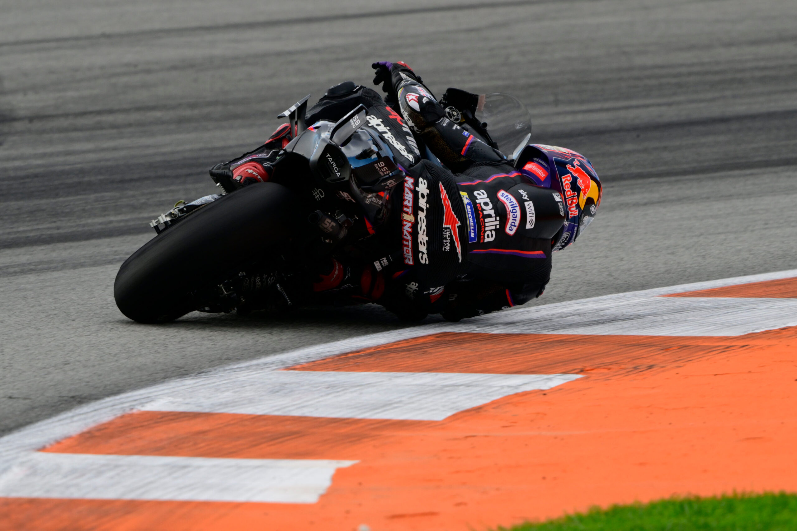 Jorge Martin sur Aprilia sur le circuit de Valencia