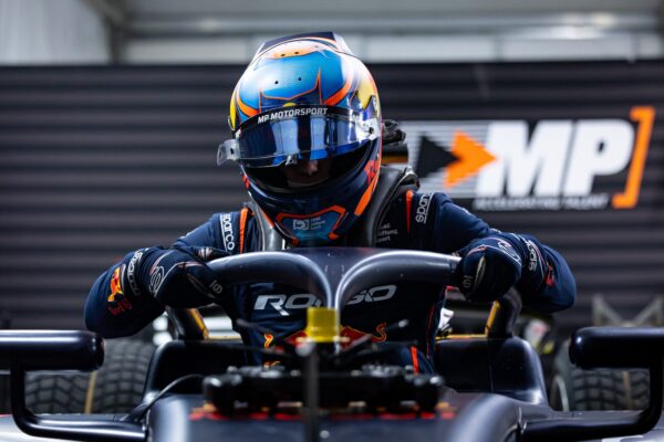 Oliver Goethe réalise le meilleur temps des essais FIA F2 à Abu Dhabi