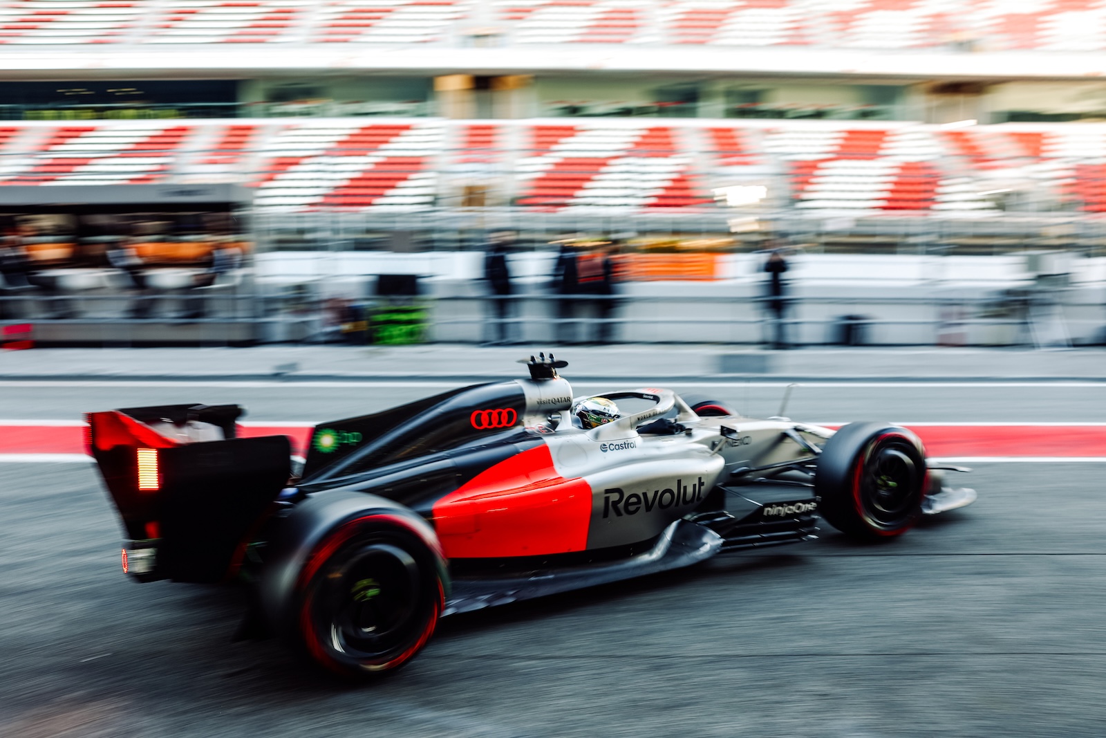 Audi R26 sur le circuit de Barcelone