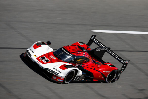 24 Heures de Daytona - H+22 : Porsche sur la route du succès