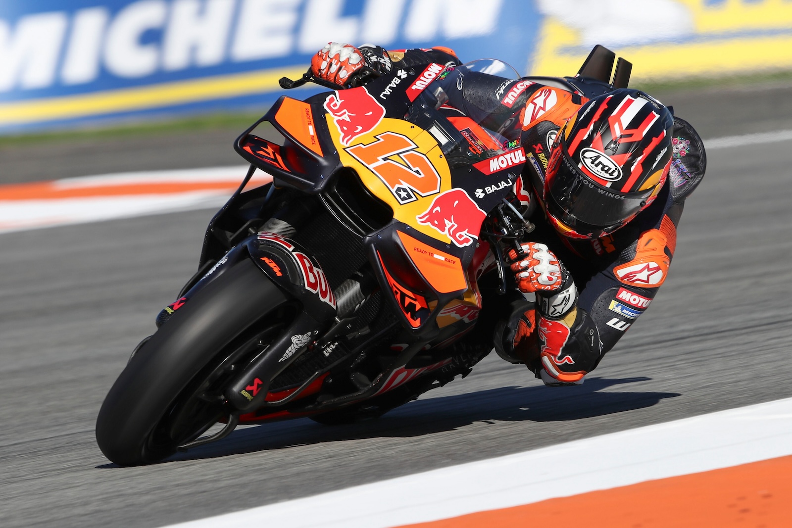 Maverick Vinales sur le circuit de Valencia