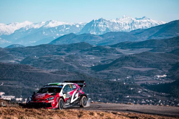 Monte-Carlo, ES1 : Evans frappe le premier sous la pluie !
