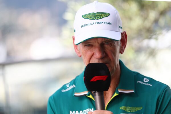 Newey a conçu une Aston Martin ARM26 "audacieuse"