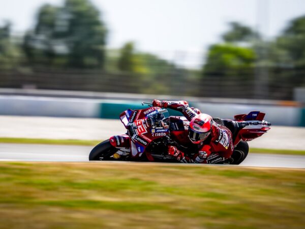 Marc Márquez en tête de la première journée des essais officiels