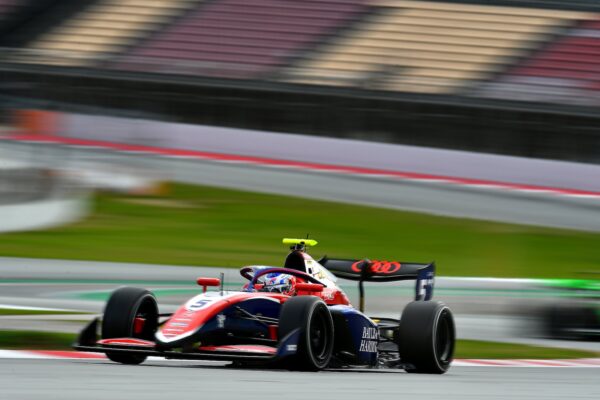 Freddie Slater réalise le meilleur temps des essais FIA F3 à Barcelone
