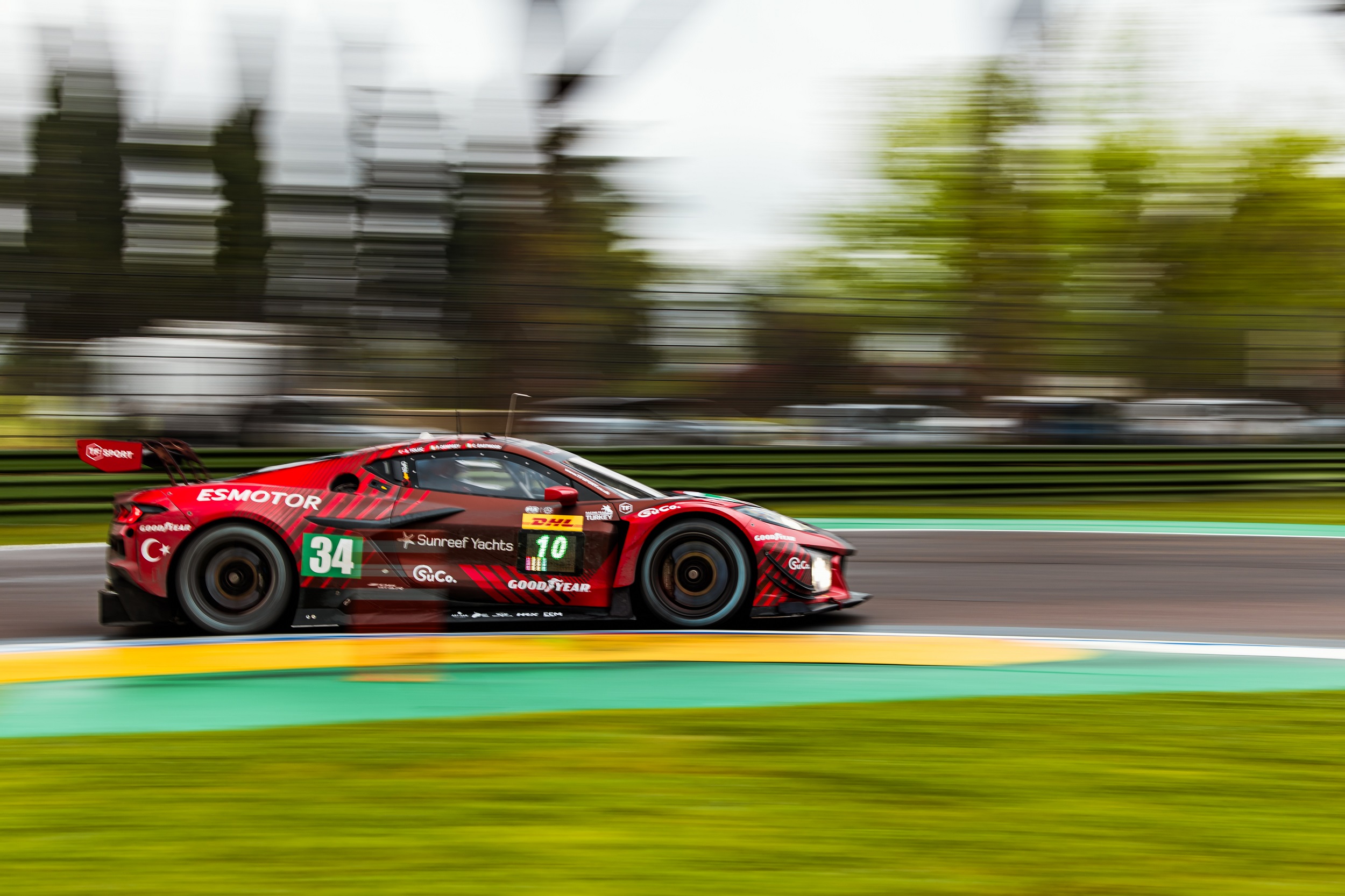 Corvette en tête sur les terres de Ferrari