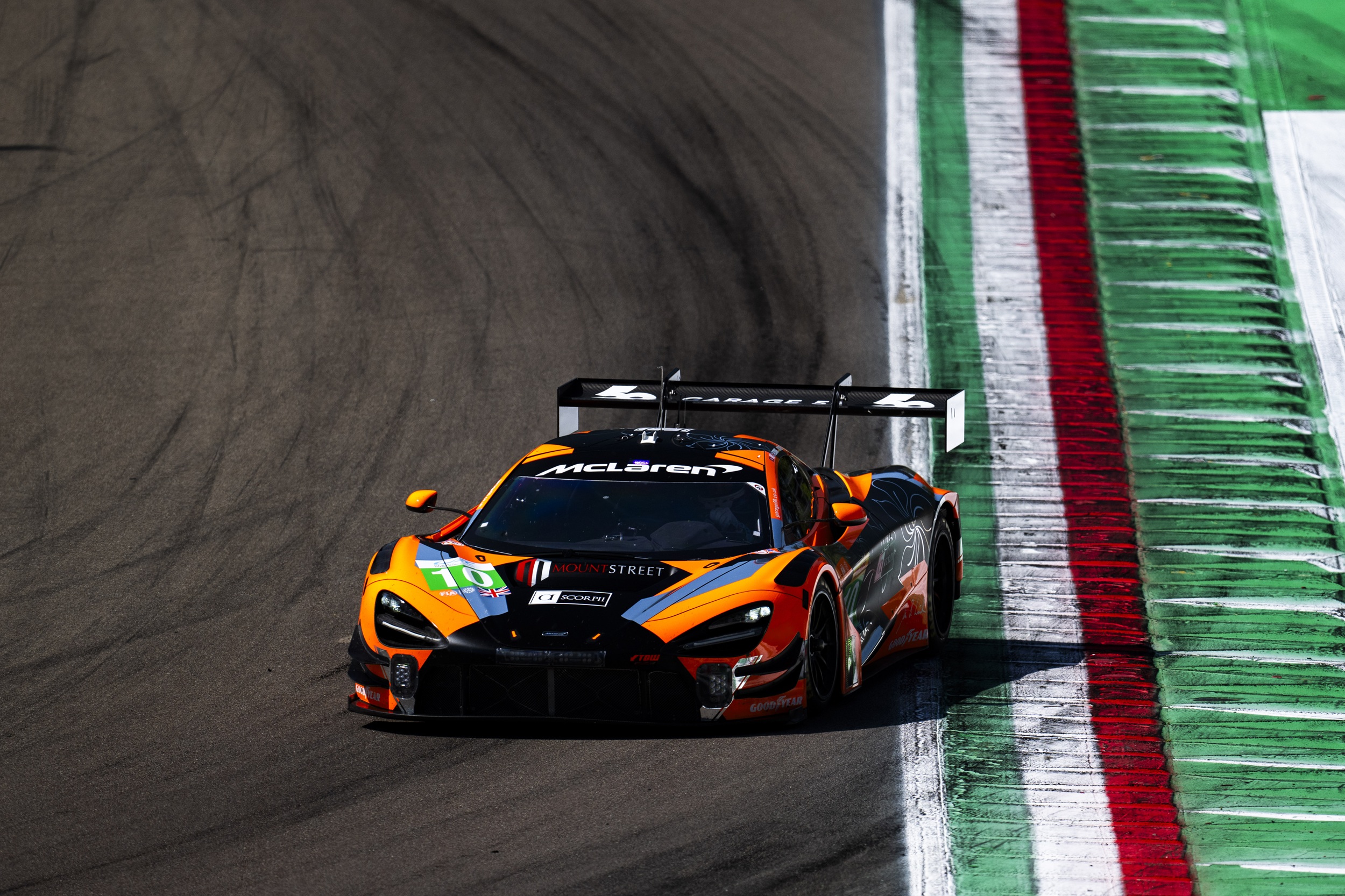 McLaren qualifs LMGT3