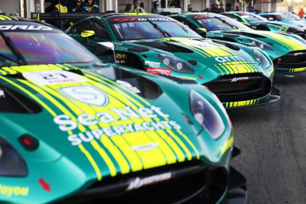 24 Heures de Spa : Un équipage 100% belge avec Sarah Bovy chez Comtoyou Racing !