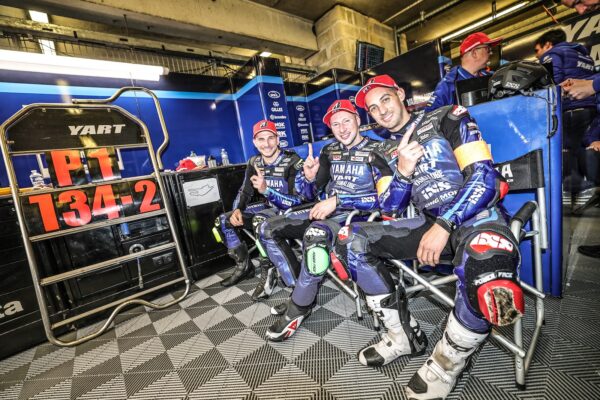 Le YART Yamaha en pole position des 24 Heures Motos 2026