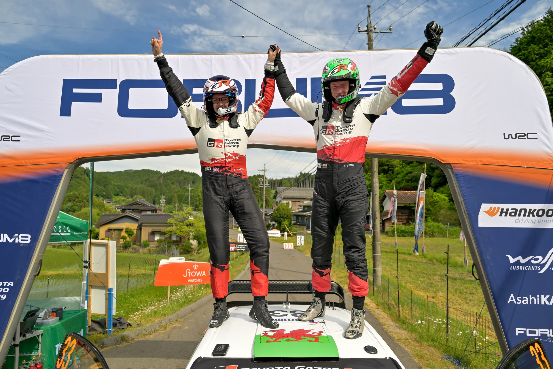 Rallye du Japon : Evans triomphe et Toyota signe un quadruplé