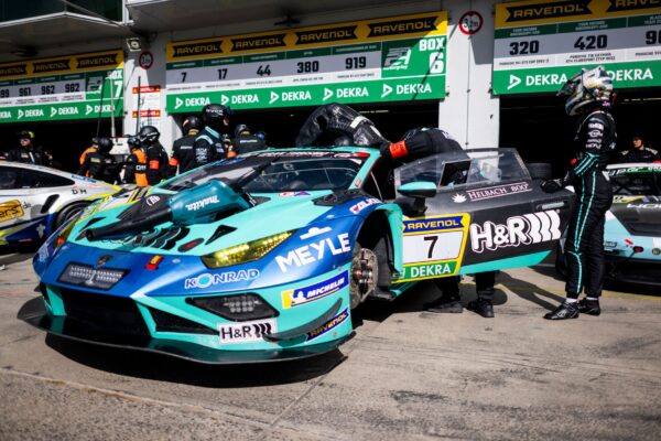 24 Heures du Nürburgring, H+1 : La surprise Maximilian Paul