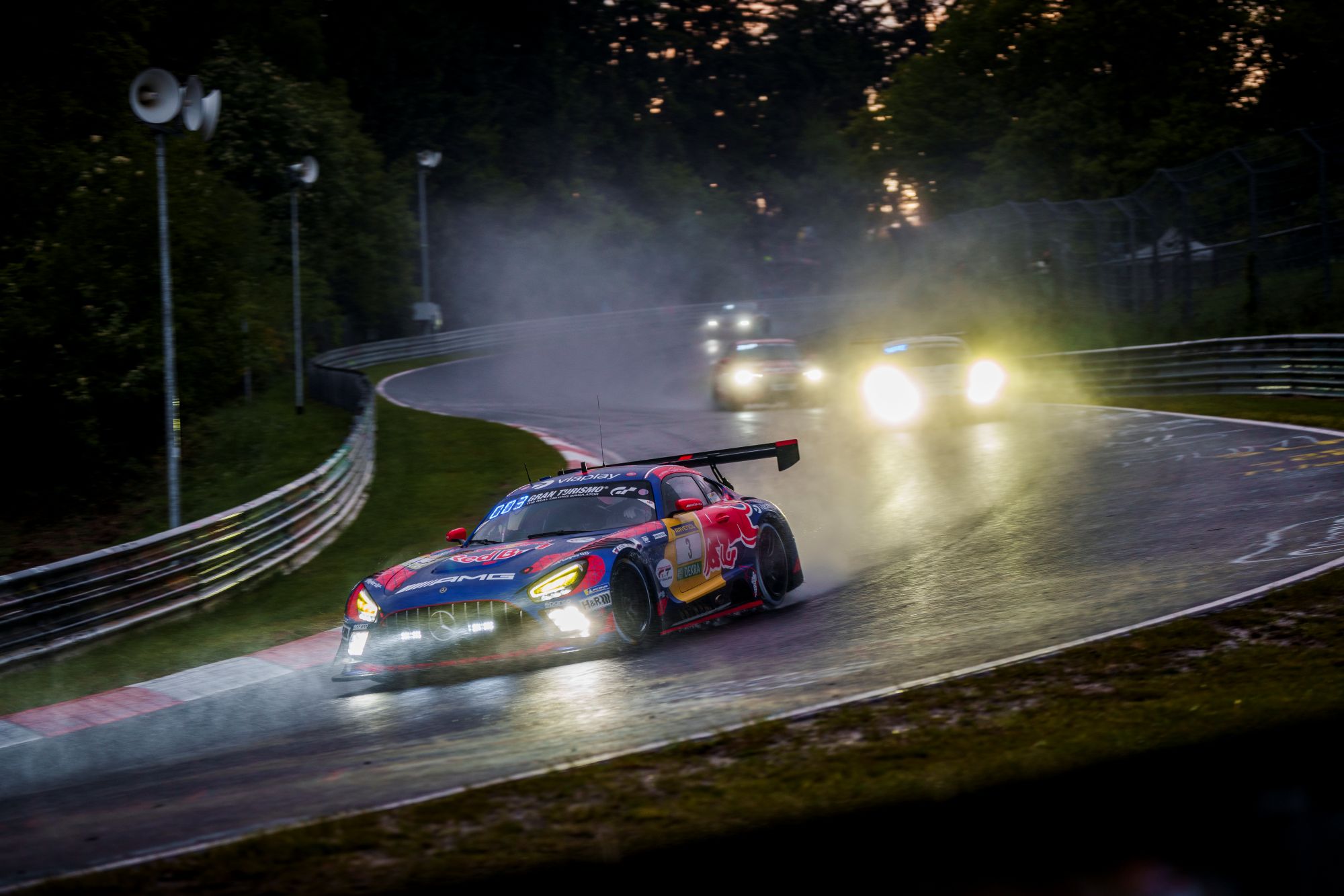 24 Heures du Nürburgring, H+6 : Winward Racing en maîtrise
