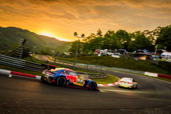 24 Heures du Nürburgring, H+20 : Statu quo en tête
