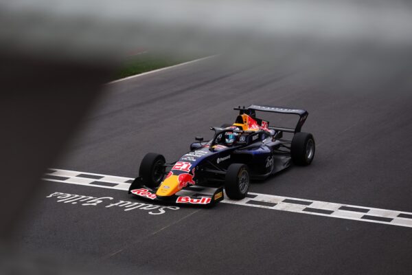F1 Academy : Alisha Palmowski et Mathilda Paatz gagnent à Montréal